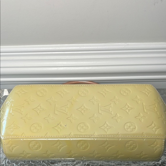Louis Vuitton Vernis Handbag - Picture 4 of 15